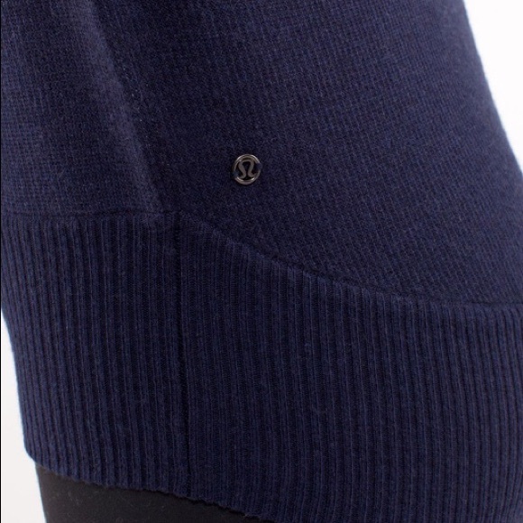 Lululemon Yin Me Pullover Sweater 6 blue - Picture 7 of 8